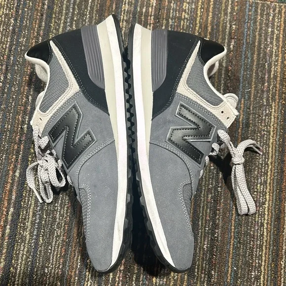 New Balance 574 Size 10 - Picture 2 of 5